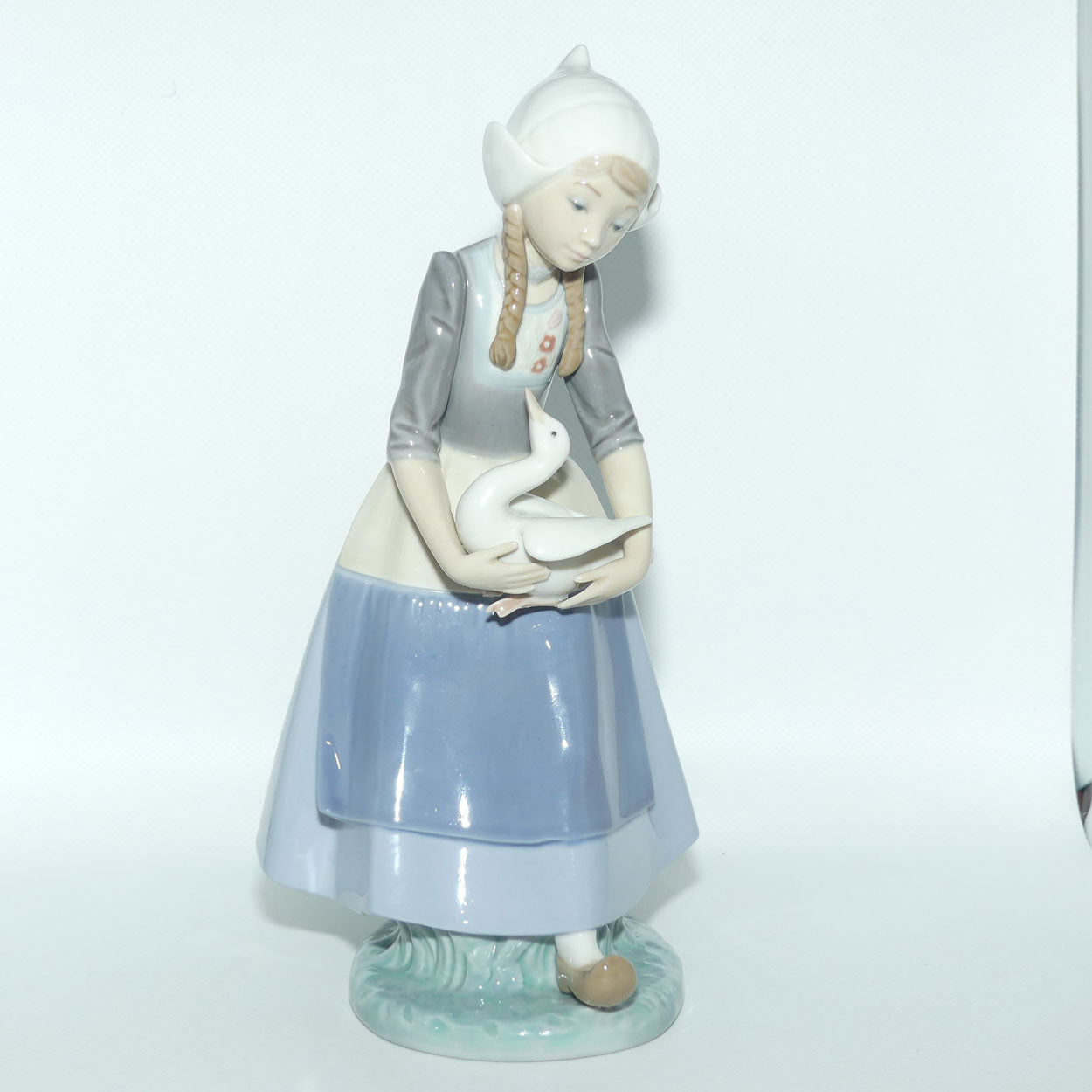 Lladro figure Dutch Girl with Duck | #5066