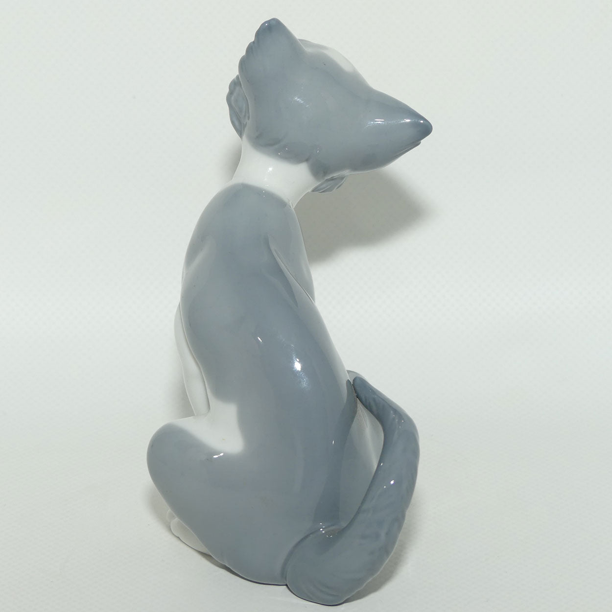 Lladro figure Cat Sitting | Feed Me | #5113
