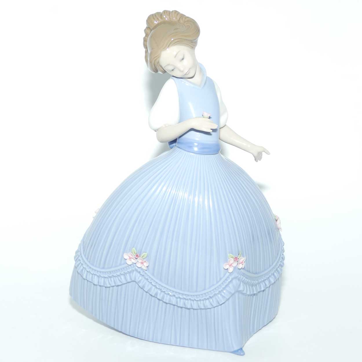 Lladro figure Girl in Bluish Dress | #5119