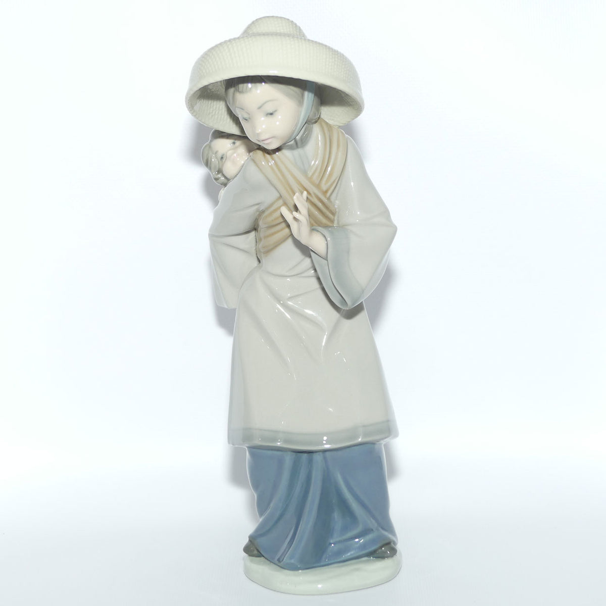 Lladro figure My Precious Bundle | #5123 | #2