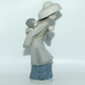 Lladro figure My Precious Bundle | #5123