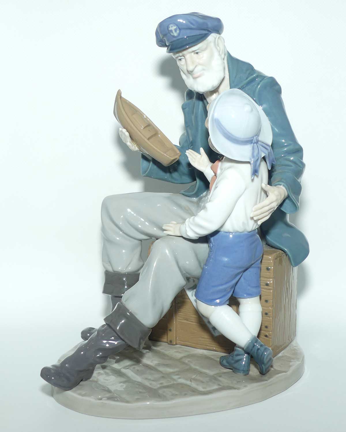 Lladro figure A Tall Yarn | Gloss | 5207