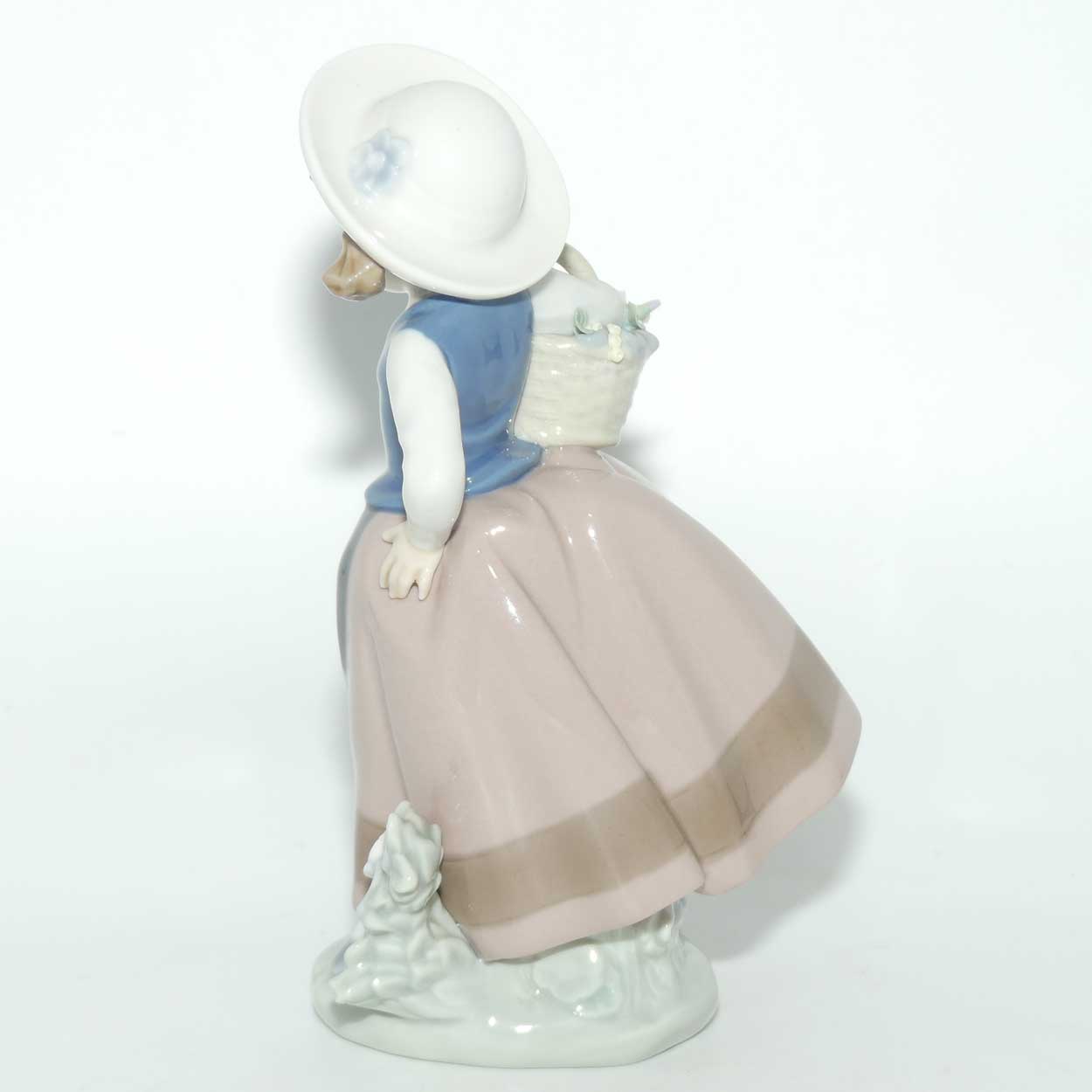 Lladro figure Sweet Scent #5221 (#2)