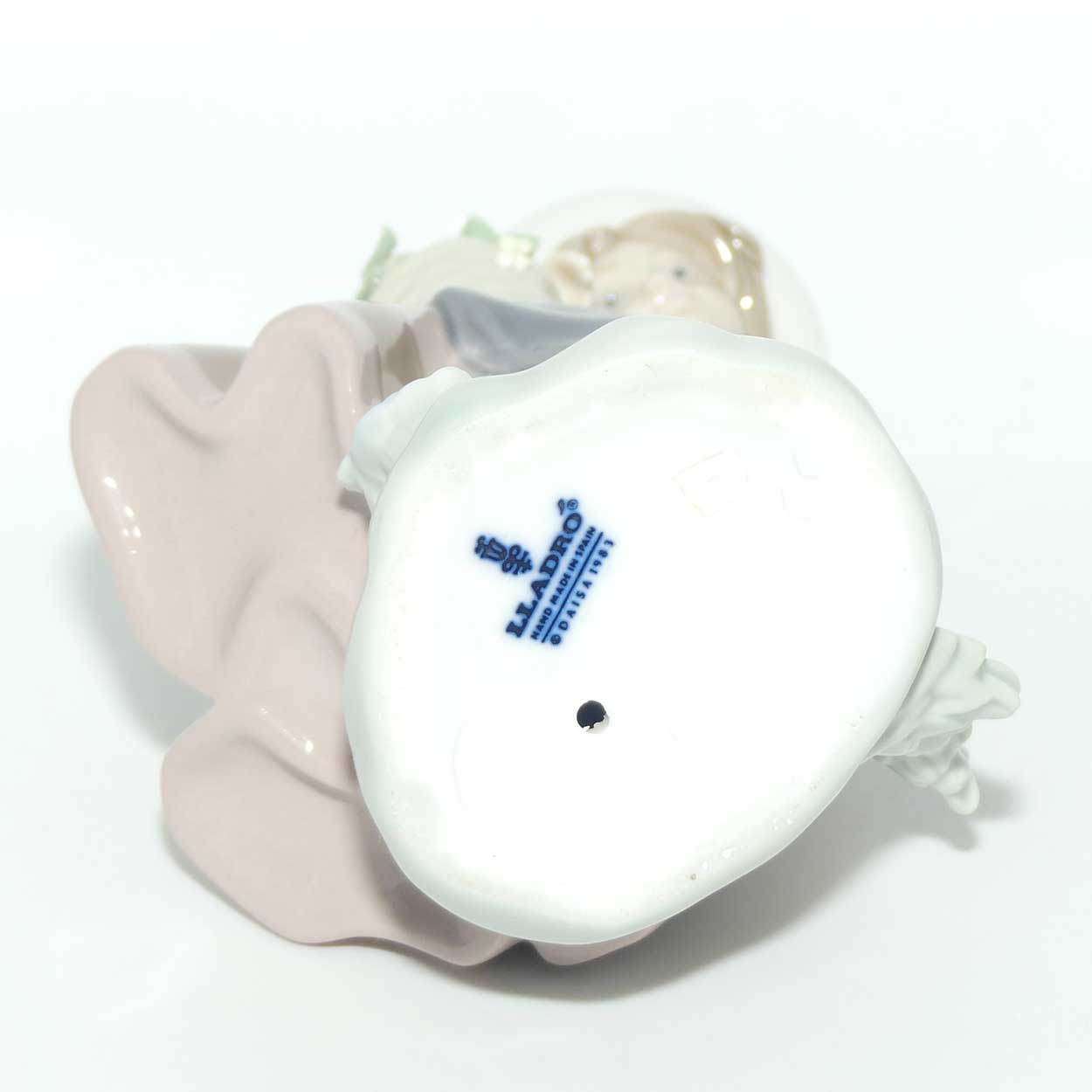 Lladro figure Sweet Scent #5221 (#2)