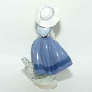 Lladro figure Pretty Pickings | #5222