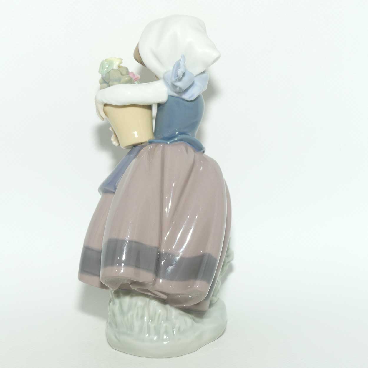 Lladro figure Spring is Here | #5223