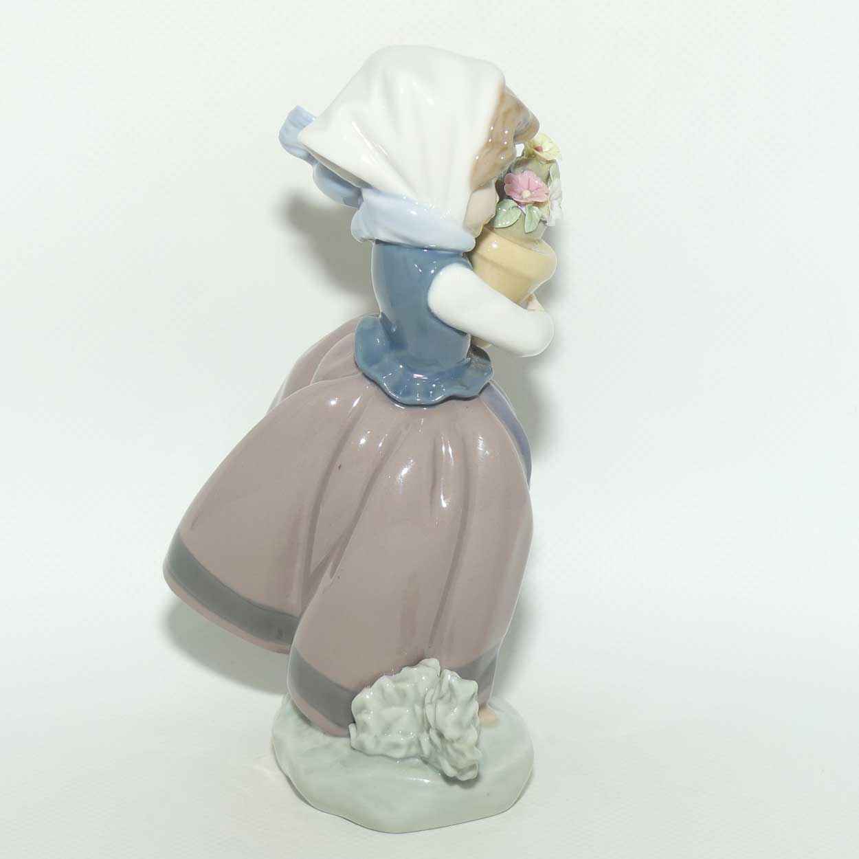 Lladro figure Spring is Here | #5223