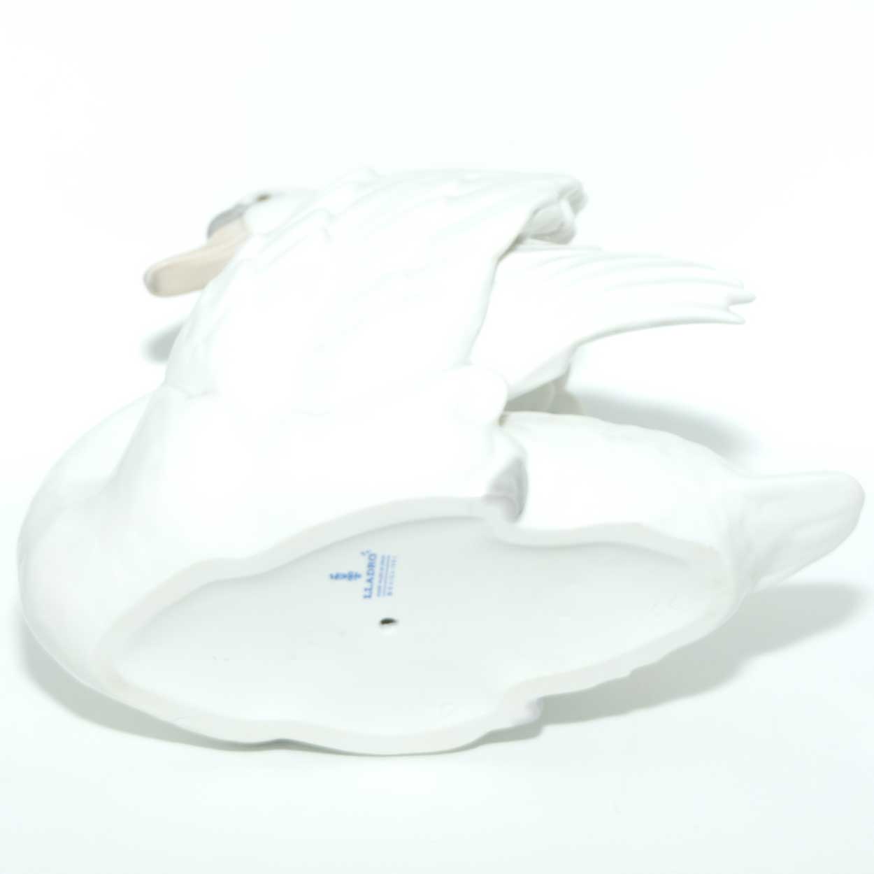 Lladro Swan with Wings Spread | #5231