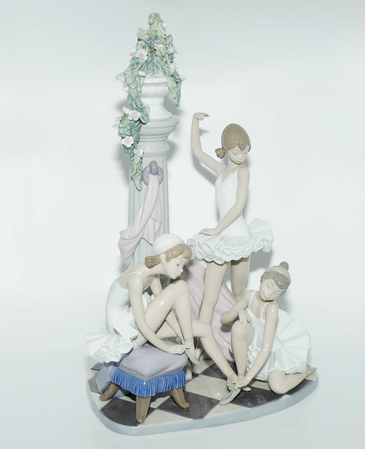 Lladro Spain figure group Ballet Trio #5235 | Gloss