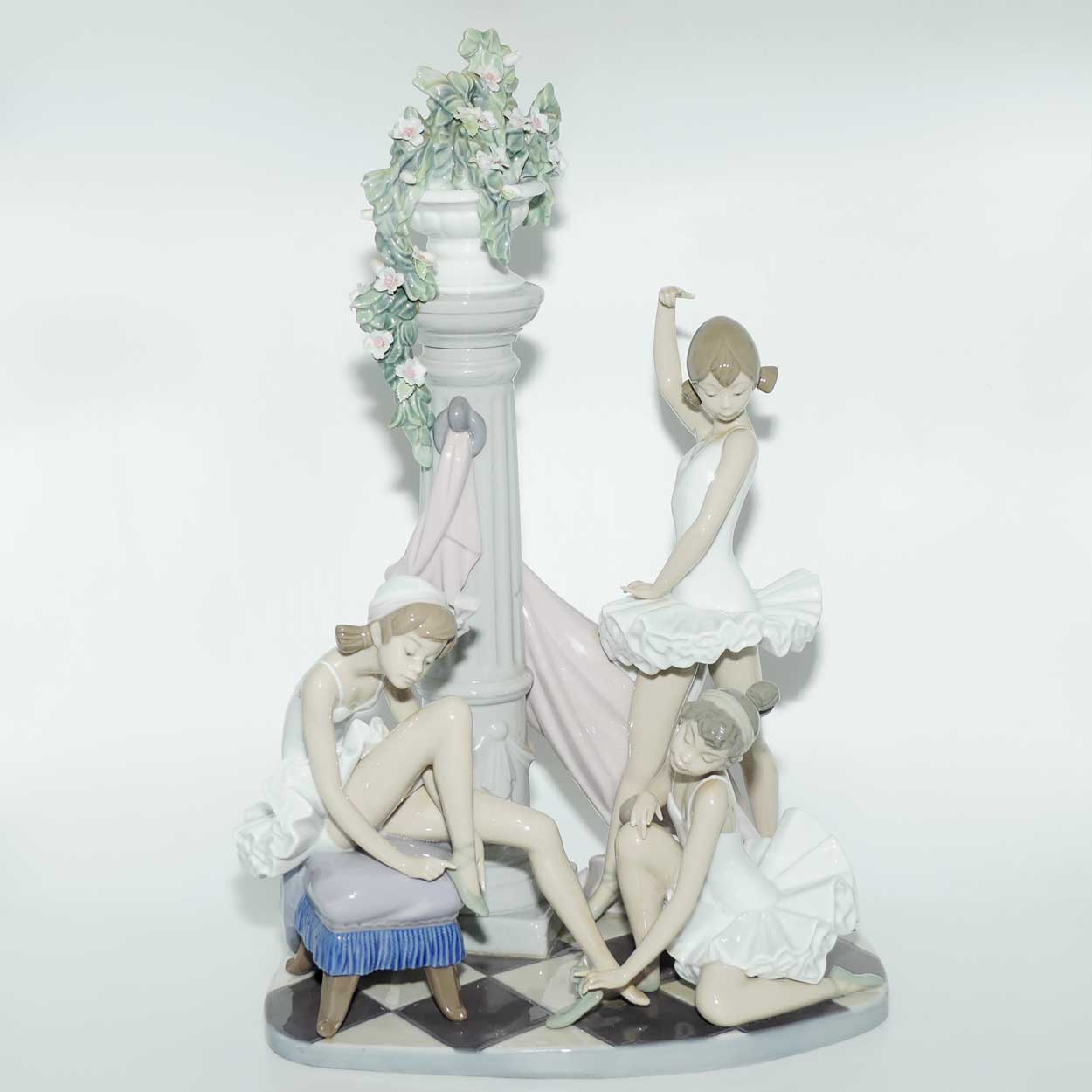 Lladro Spain figure group Ballet Trio #5235 | Gloss