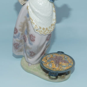 LLadro figure Making Paella #5254