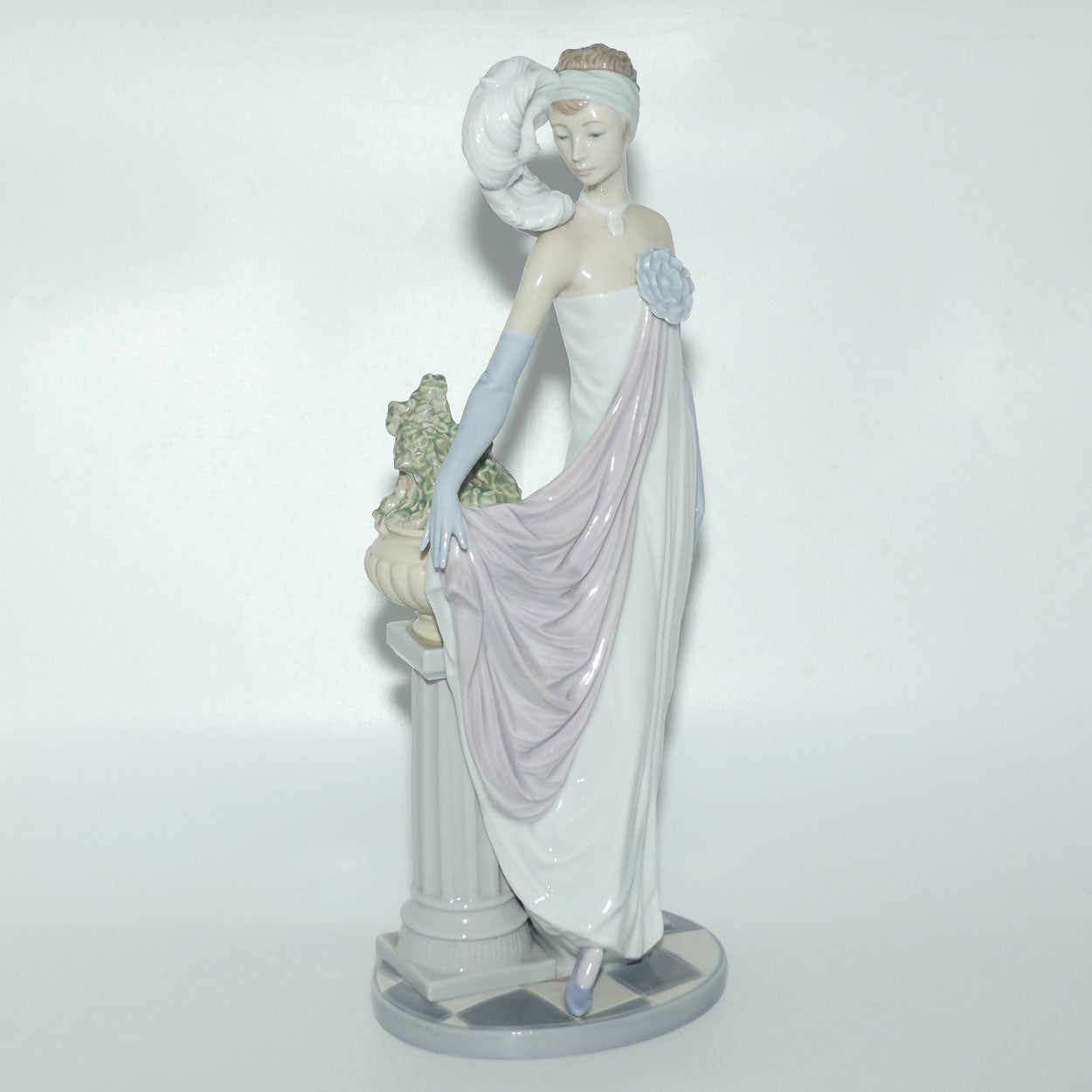 Lladro figure Socialite of the 20s | #5283