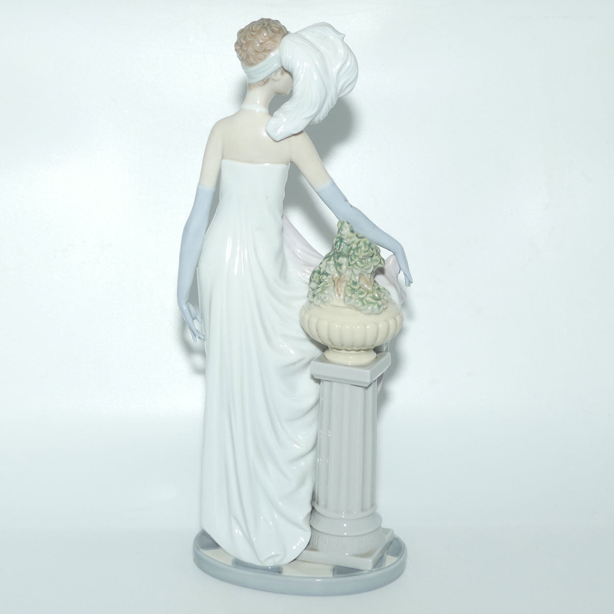 Lladro figure Socialite of the 20s | #5283