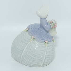 Lladro figure Petite Maiden | #5383