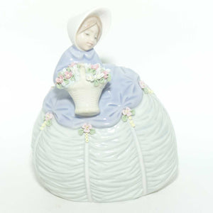 Lladro figure Petite Maiden | #5383