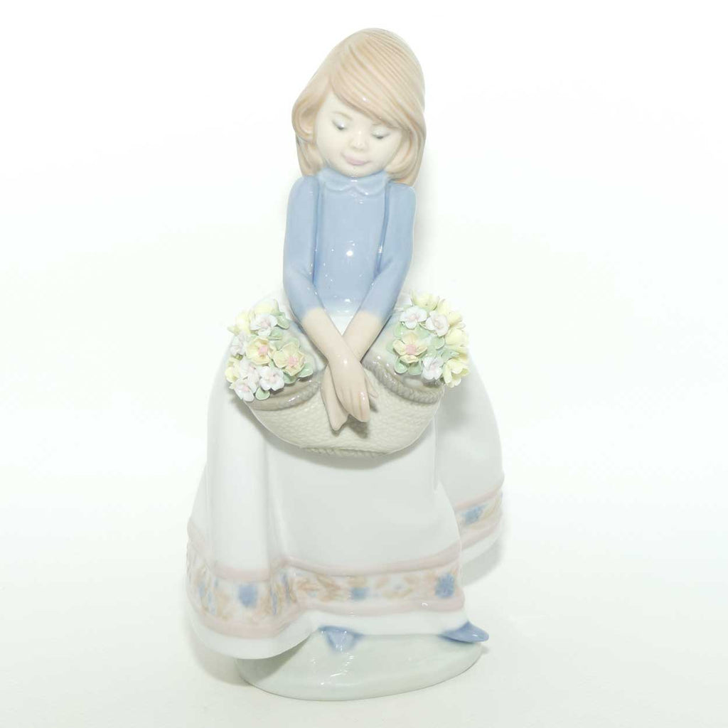 Lladro figure May Flowers #5467