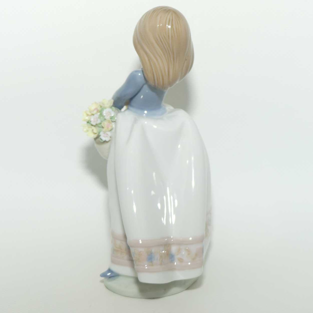 Lladro figurine May Flowers #5467