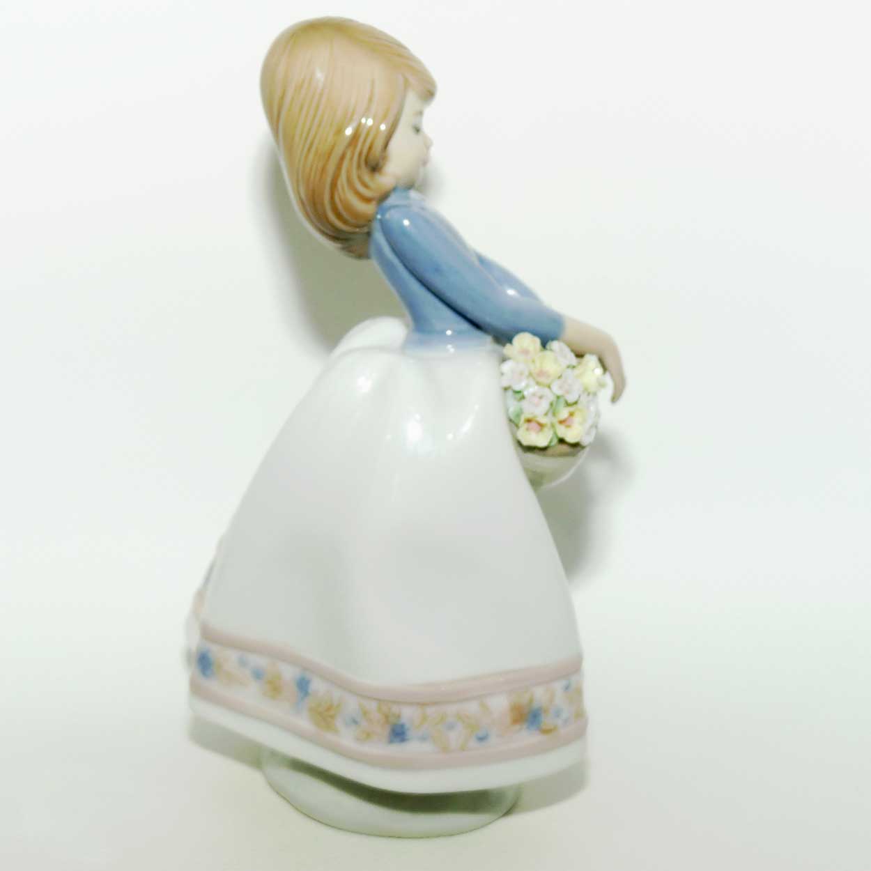 Lladro figurine May Flowers #5467