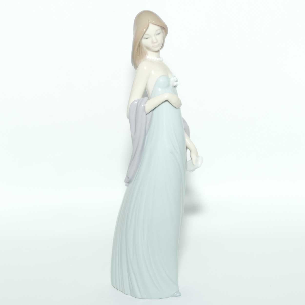 Lladro figure Ingenue | Ingenue Woman | #5487