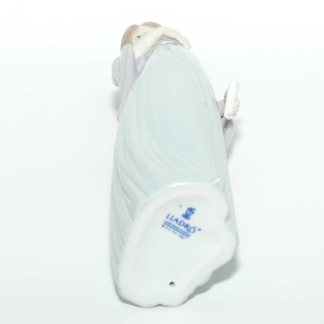 Lladro figure Ingenue | Ingenue Woman | #5487