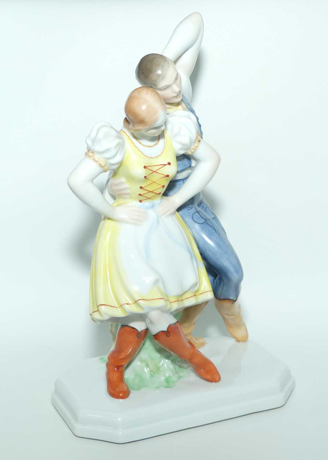 Herend Hungary figure 5513 | Dancers | Dancing Couple