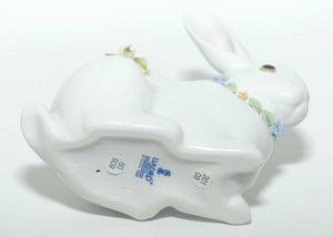 Lladro figure Attentive Bunny with Flowers #6098