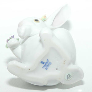 Lladro figure Sitting Bunny with Flowers #6100