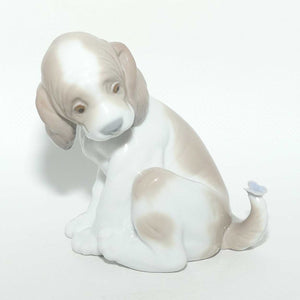 Lladro figure Gentle Surprise | Dog with Butterfly on Tail #6210