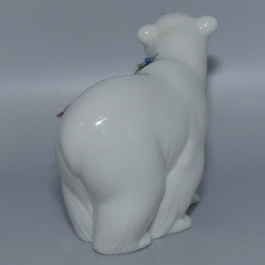 Lladro figure | Attentive Polar Bear with Flowers #6354