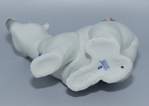 Lladro figure | Attentive Polar Bear with Flowers #6354