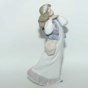 Lladro figure Dreams of a Summer Past | #6401 | boxed