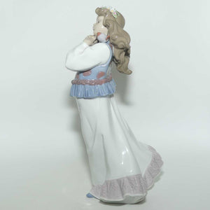 Lladro figure Dreams of a Summer Past | #6401 | boxed