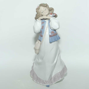 Lladro figure Dreams of a Summer Past | #6401 | boxed