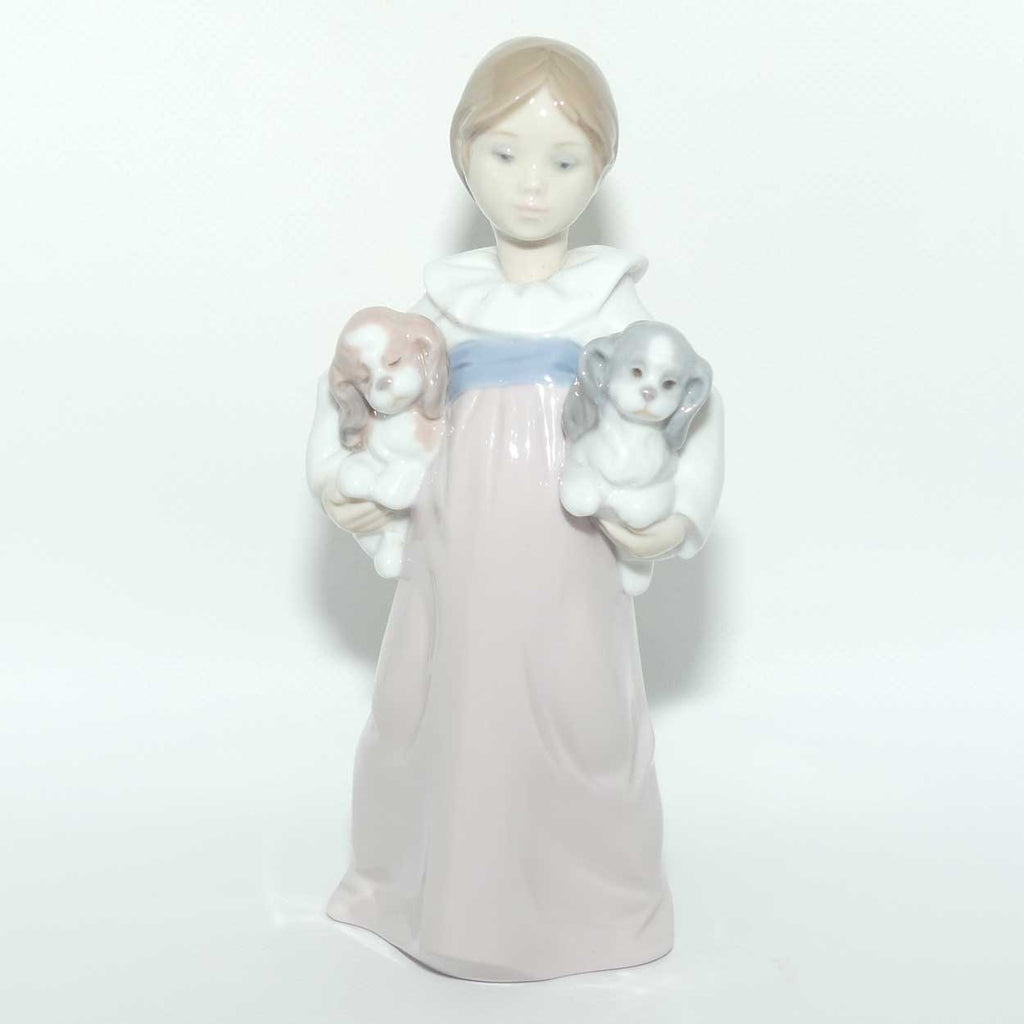 Lladro figure Arms Full of Love #6419