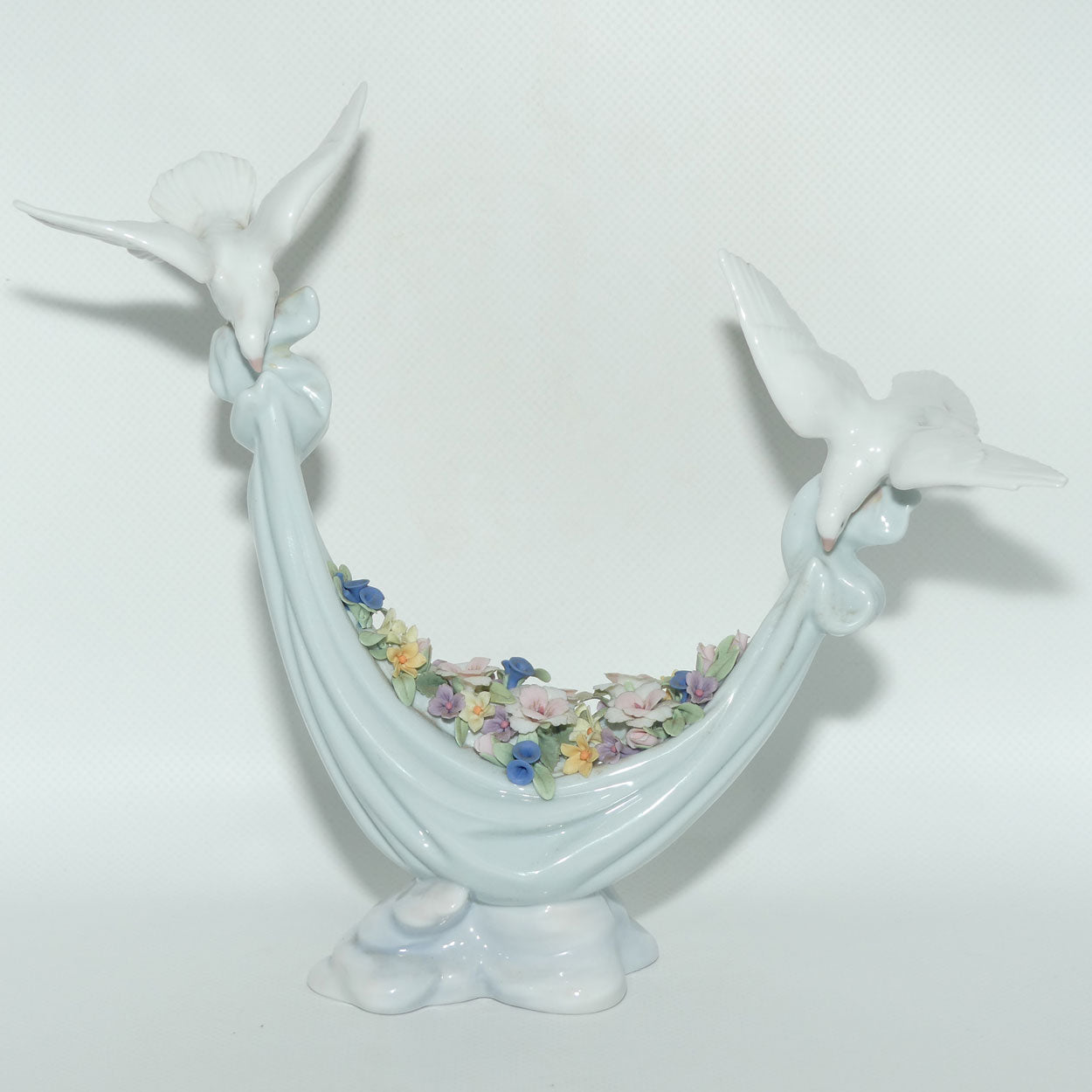 Lladro figure Petals of Peace | #6579 | boxed