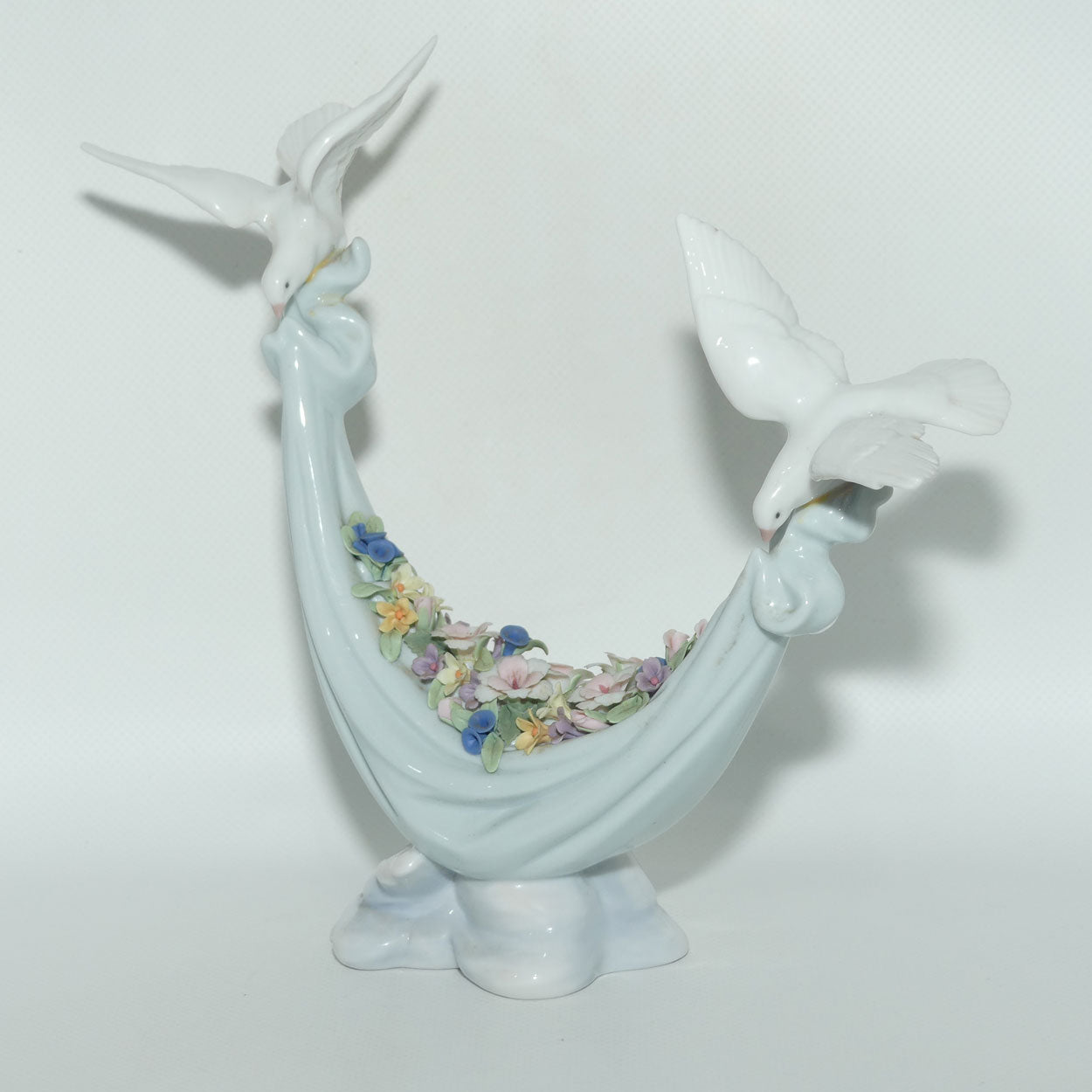 Lladro figure Petals of Peace | #6579 | boxed