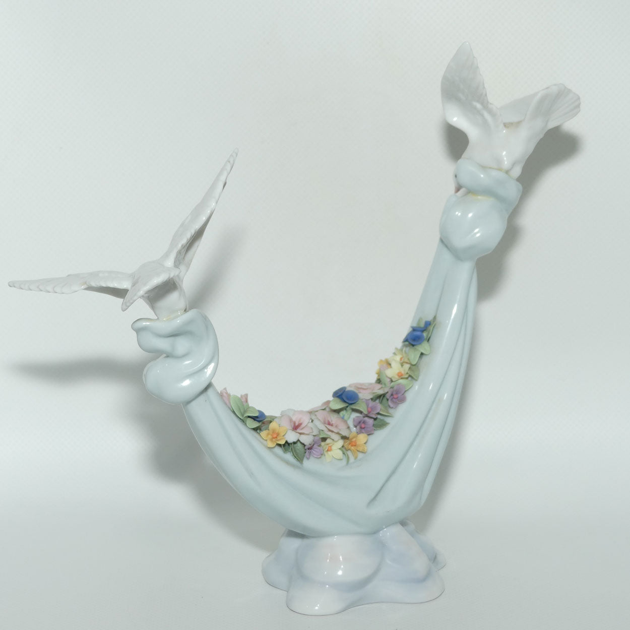 Lladro figure Petals of Peace | #6579 | boxed