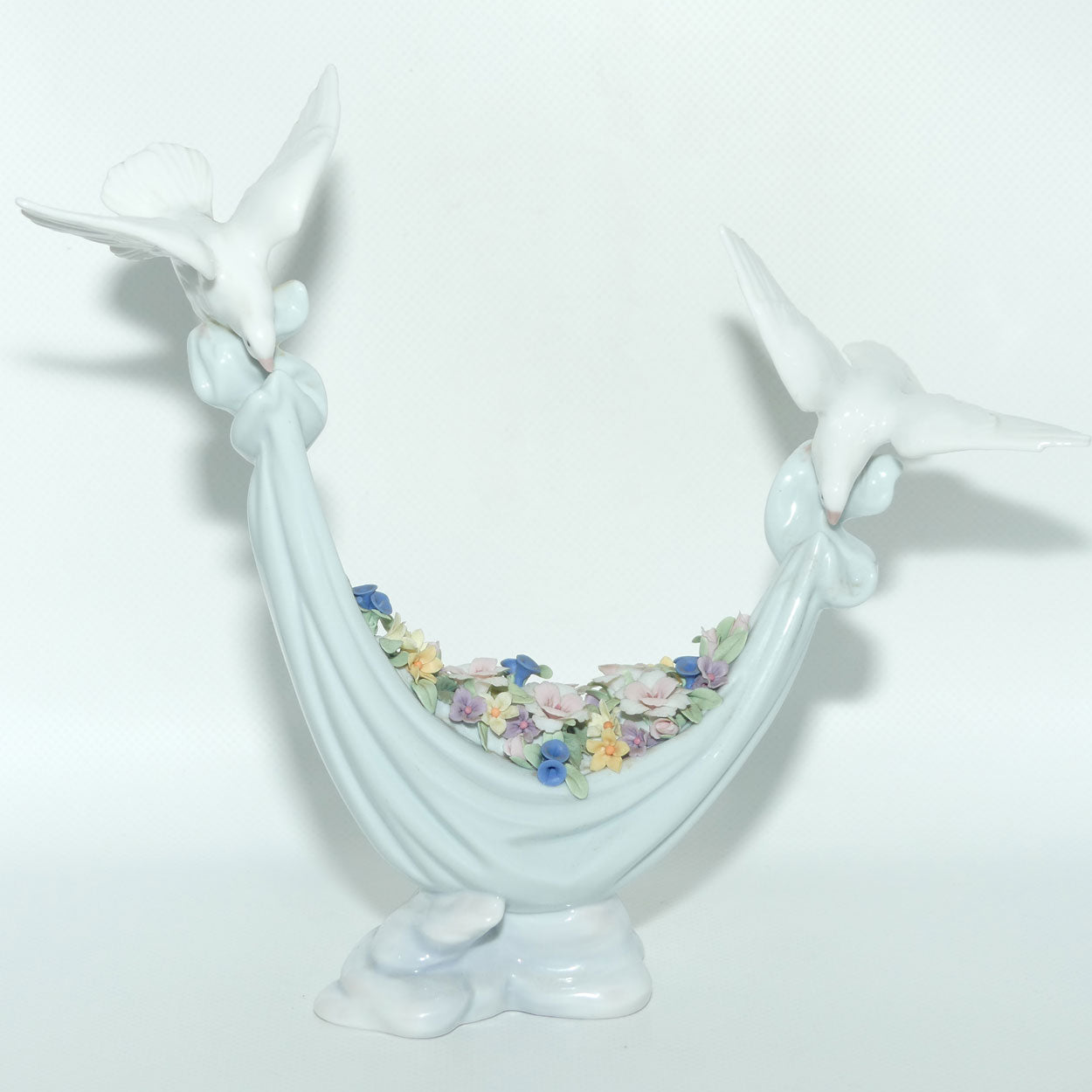Lladro figure Petals of Peace | #6579 | boxed