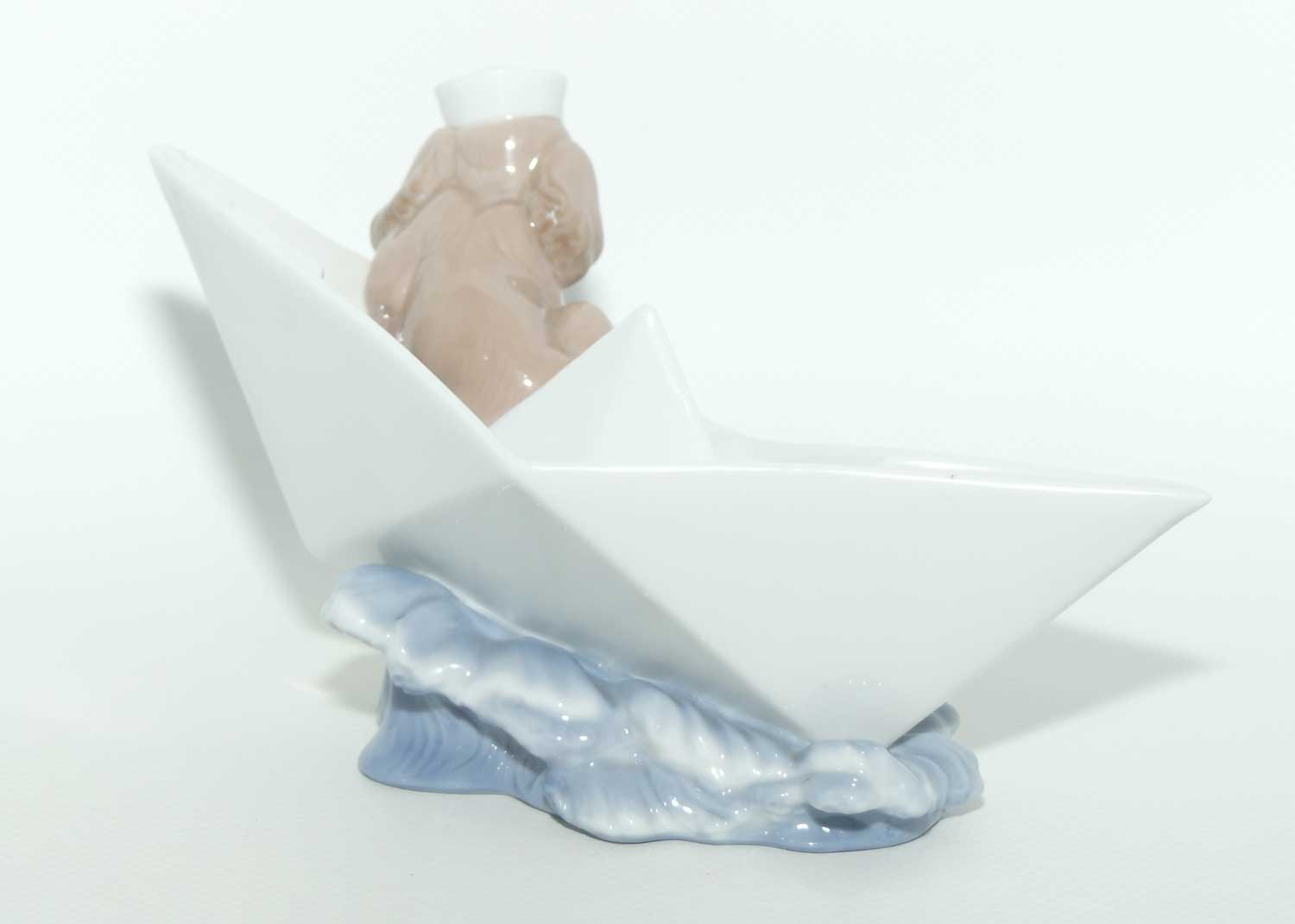 Lladro figure Little Stowaway | #6642