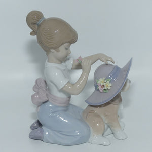 Lladro figure An Elegant Touch | #6862