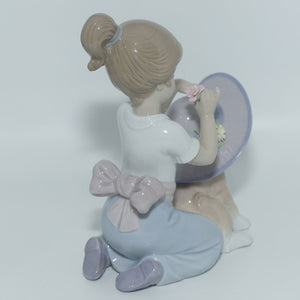 Lladro figure An Elegant Touch | #6862