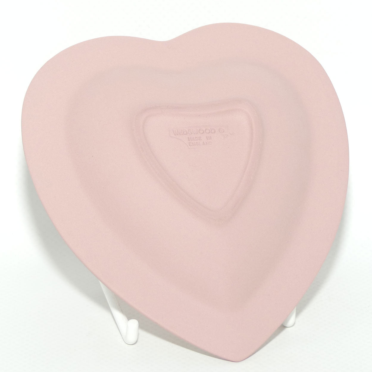 Wedgwood Jasper | White on Pink heart shape plate | 4 Dancing Cherubs and 2 Cupids