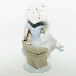 Lladro figure Picture Perfect #7612 | Collectors Society | #2