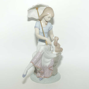 Lladro figure Picture Perfect #7612 | Collectors Society | #2