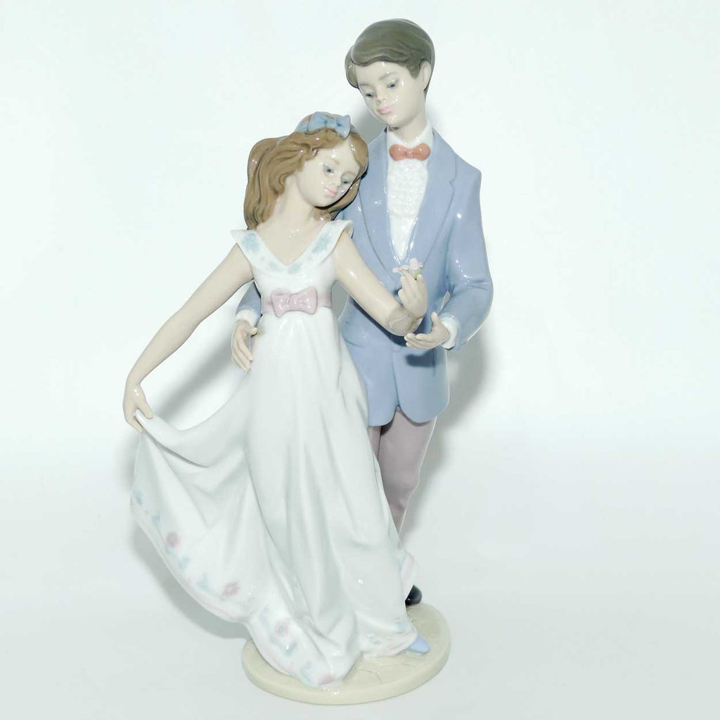 Lladro figure Now and Forever | Ten Years Together #7642