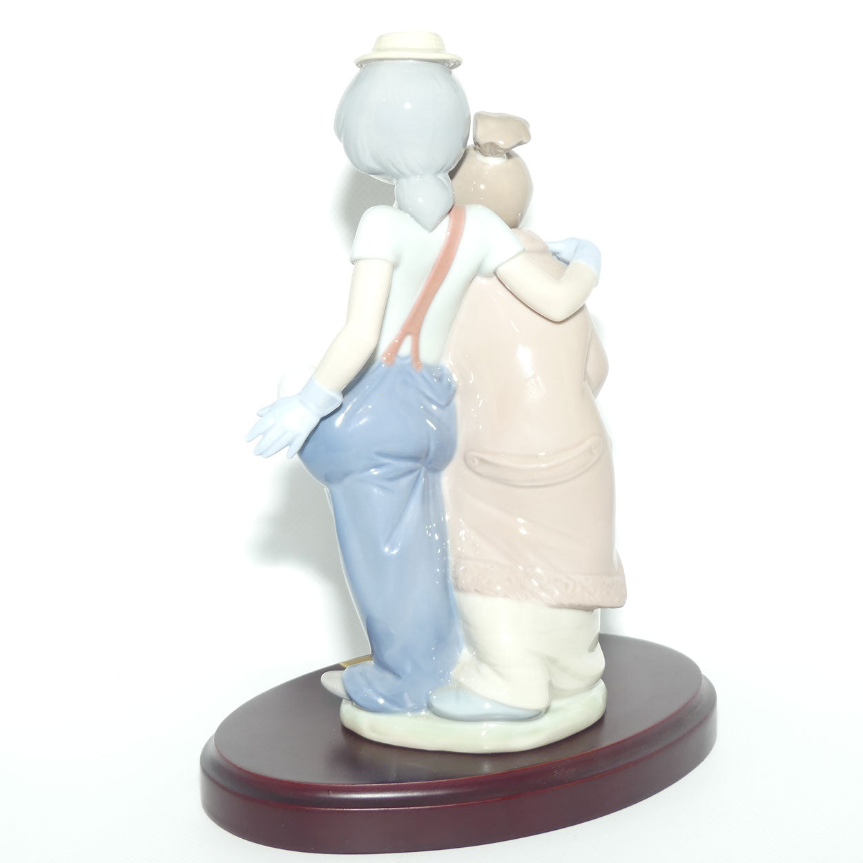 Lladro figure Pals Forever | #7686 | boxed with stand