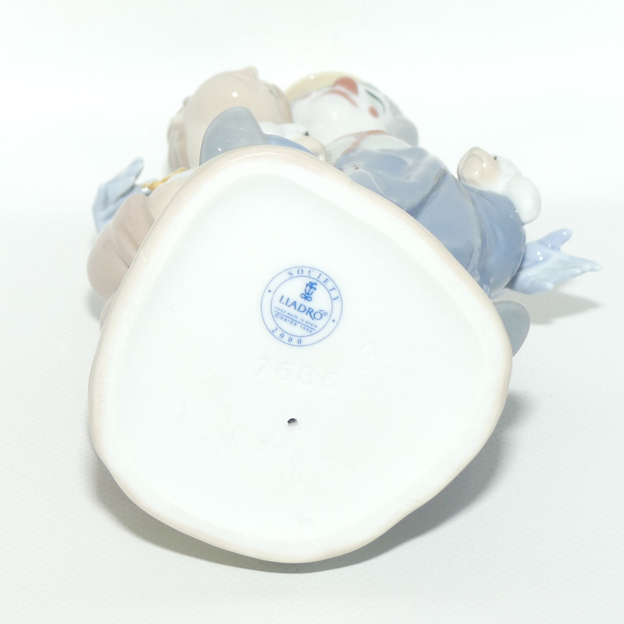 Lladro figure Pals Forever | #7686 | boxed with stand