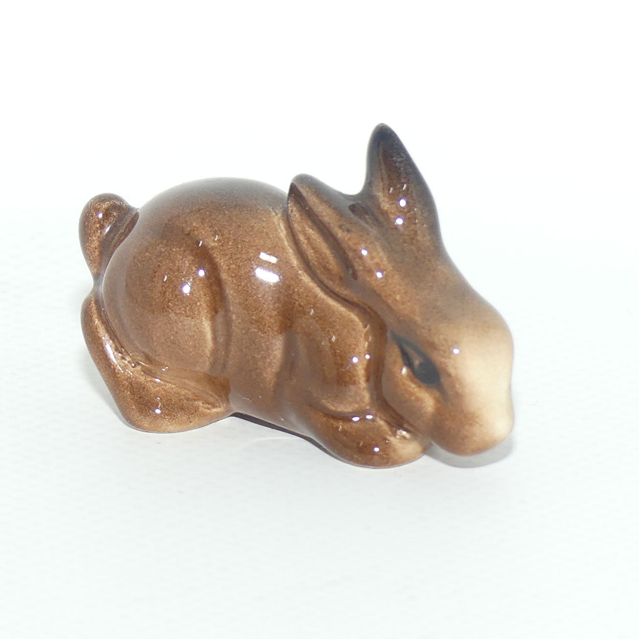 #0825 Beswick Rabbit Crouching