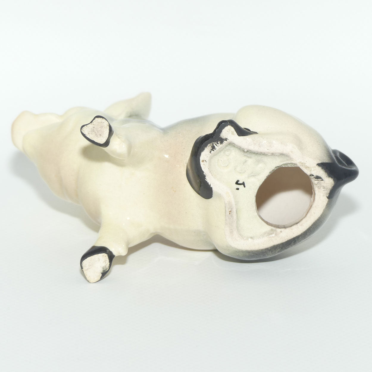 #0832 Beswick Pig | early version with Dark Hooves and Spots | #2