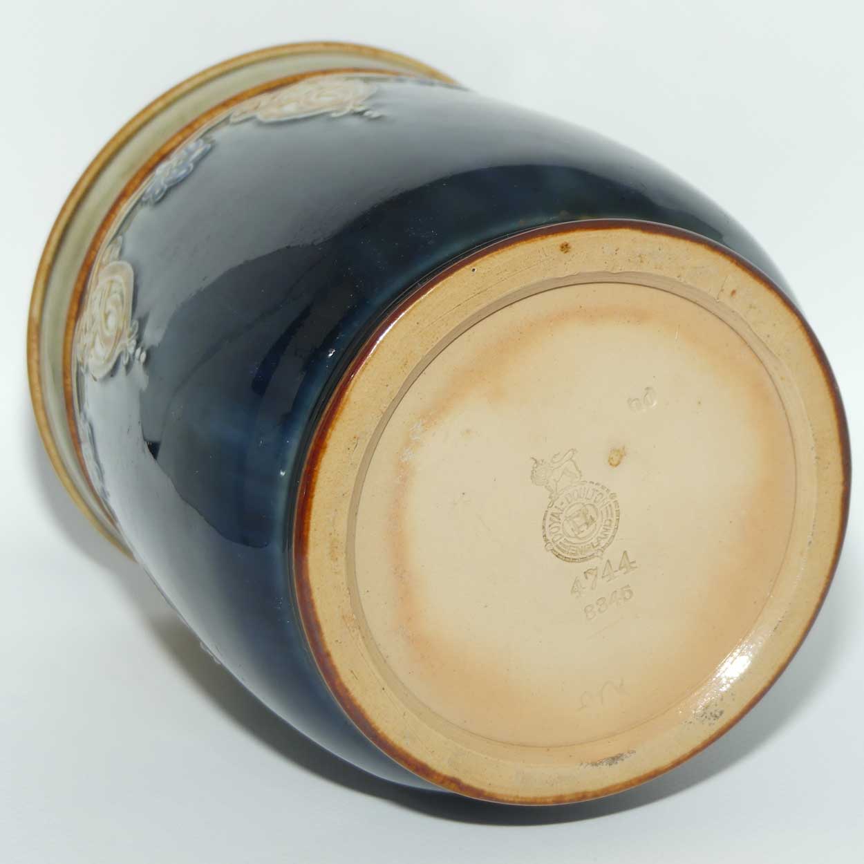 Royal Doulton stoneware tobacco jar | tobacco humidor 8345 | Scrolling design